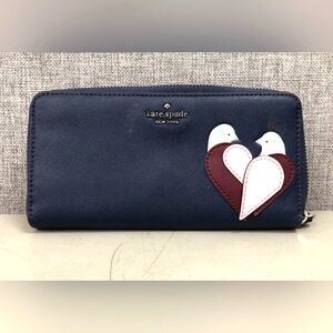 "Love Birds" Kate Spade wallet navy blue 💙.